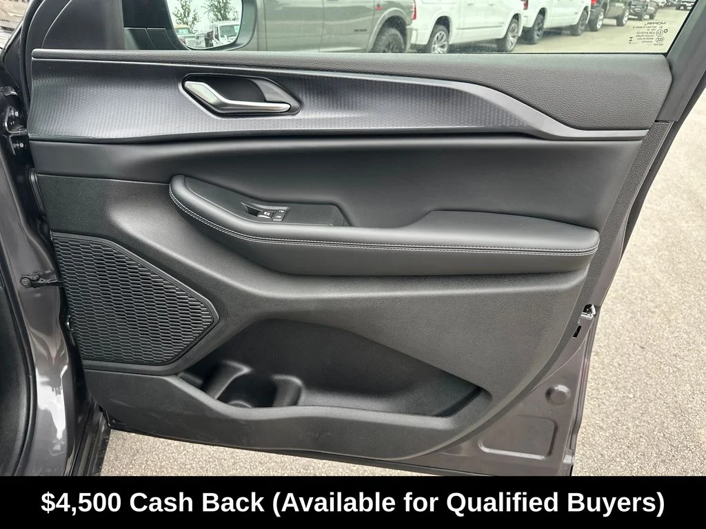 New 2026 Baltic Gray Metallic Clear-Coat Exterior Paint Jeep Laredo image 35