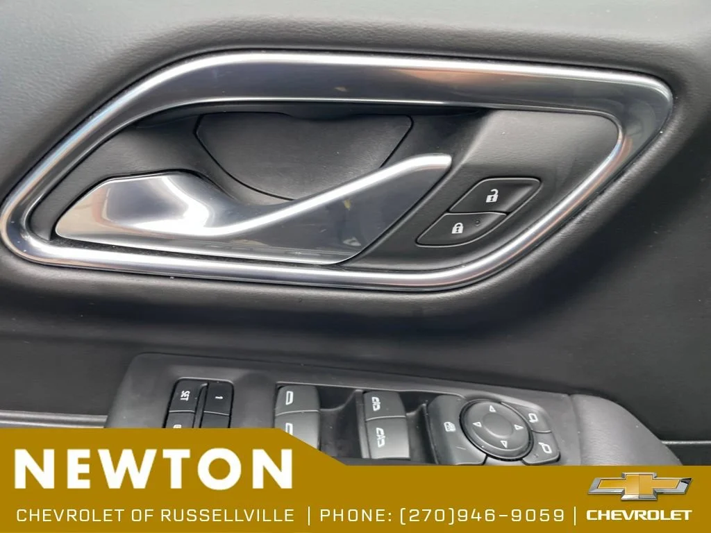 Used 2024 Onyx Black GMC SLT image 9
