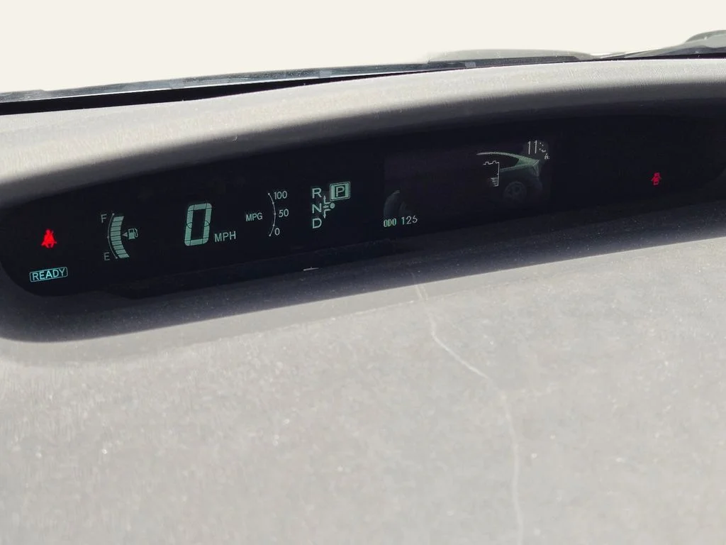 Used 2015 Silver Toyota Two image 28