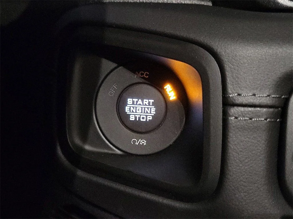 2025 Jeep Wrangler 4-Door Sahara - Photo 9