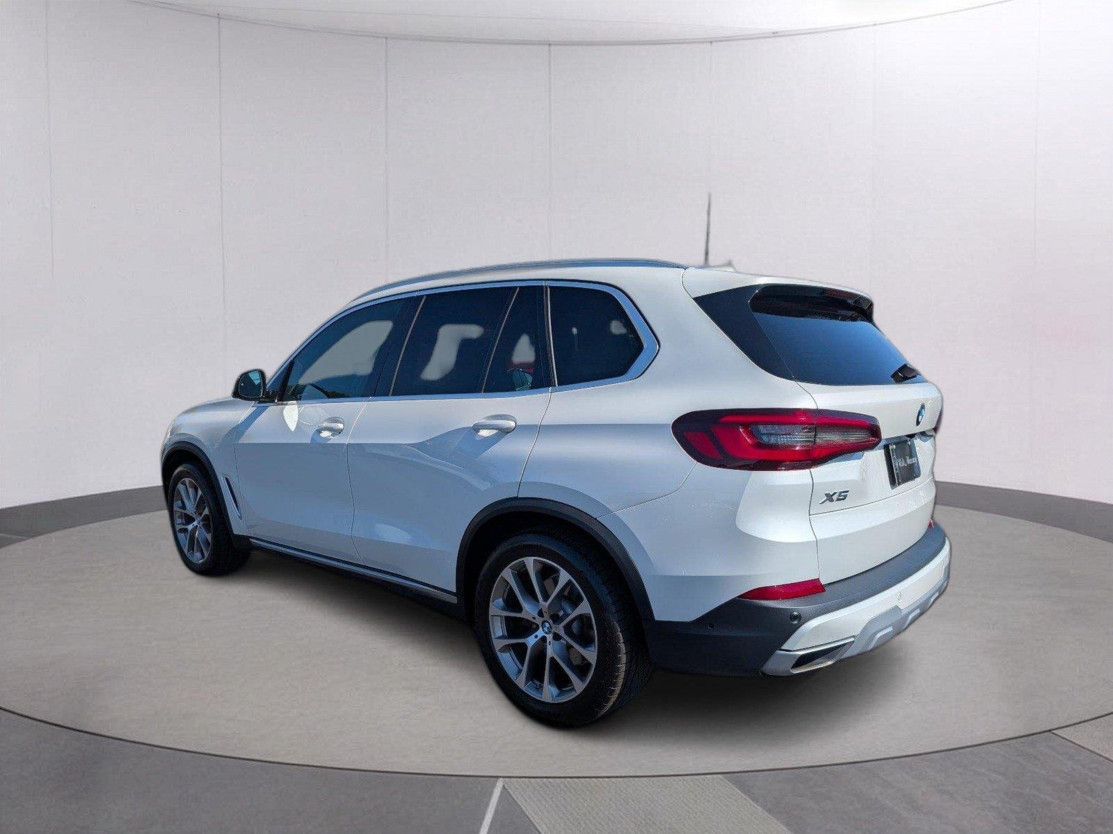 Used 2021 Mineral White Metallic BMW sDrive40i image 5