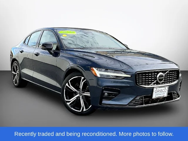 2024 Volvo S60 B5 Core Dark Theme