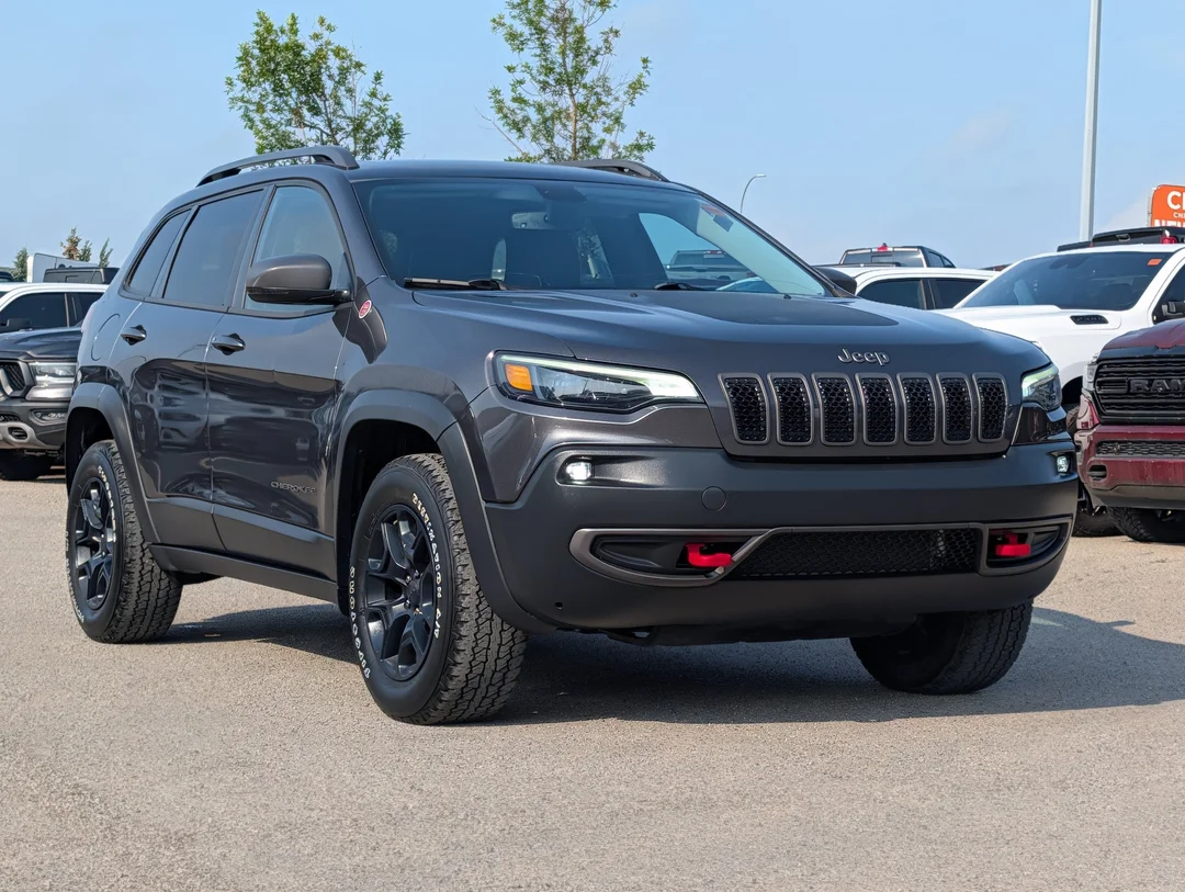 Certified Used 2020 Grey Jeep Trailhawk Elite - - 4x4 - Nappa Leather - Command View Sunroof - SafetyTec Grp & More! image 2