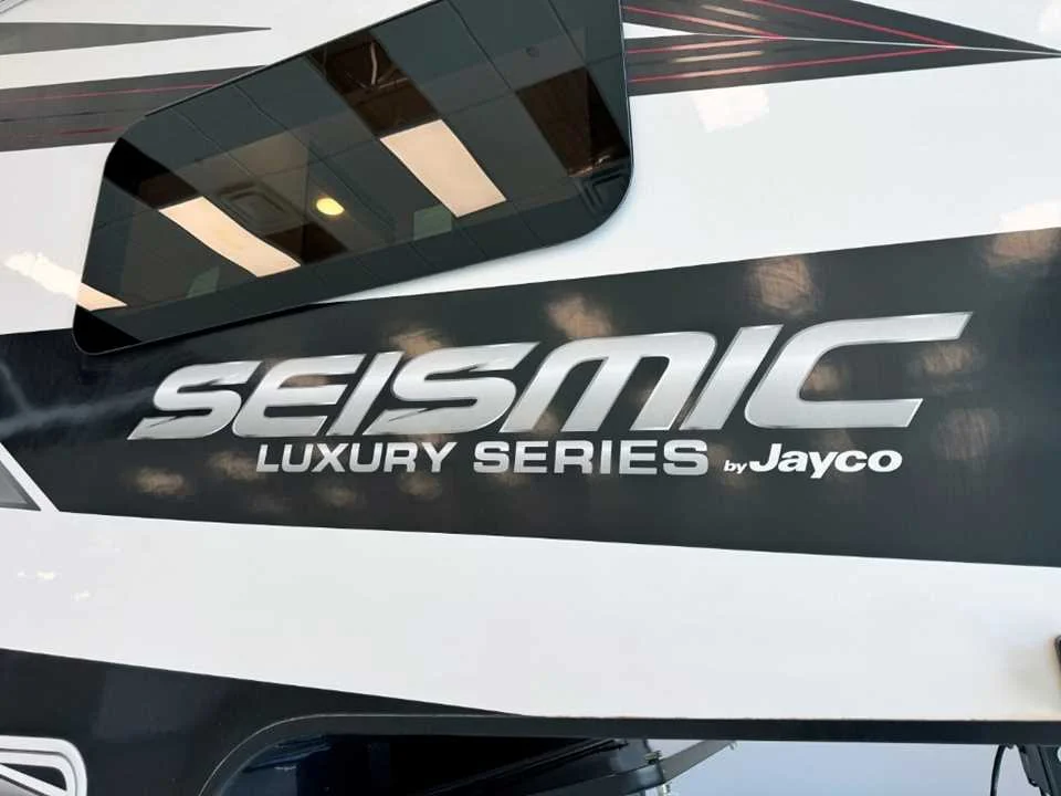Used 2024 WHITE JAYCO  image 2