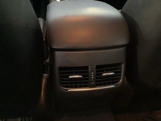 Used 2017  Mazda Touring image 17