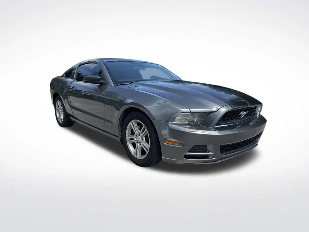 Used 2013 Sterling Gray Metallic Ford V6 image 2