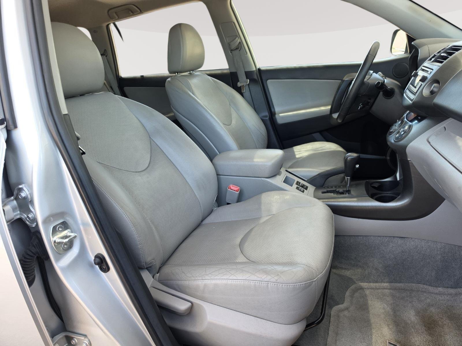 Used 2012 Classic Silver Metallic Toyota Limited image 27