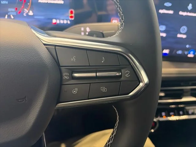 New 2027 White Chevrolet LT image 18