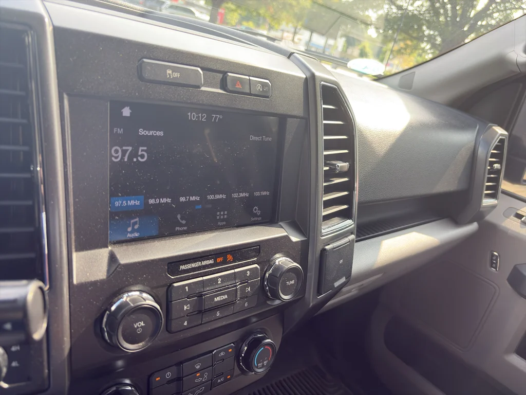 Used 2019 Blue Jeans Metallic Ford XLT image 4
