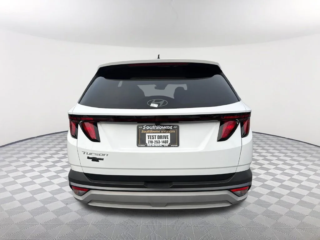 Used 2025 White Hyundai SEL image 6