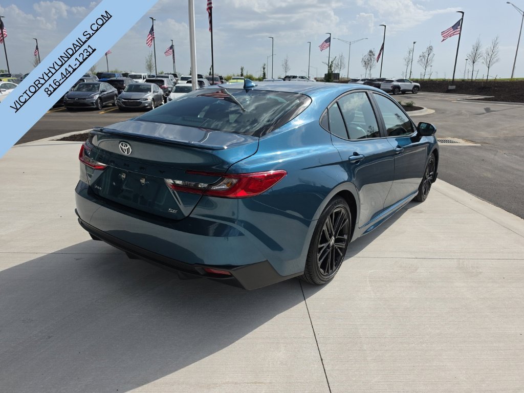 Used 2025  Toyota SE image 5