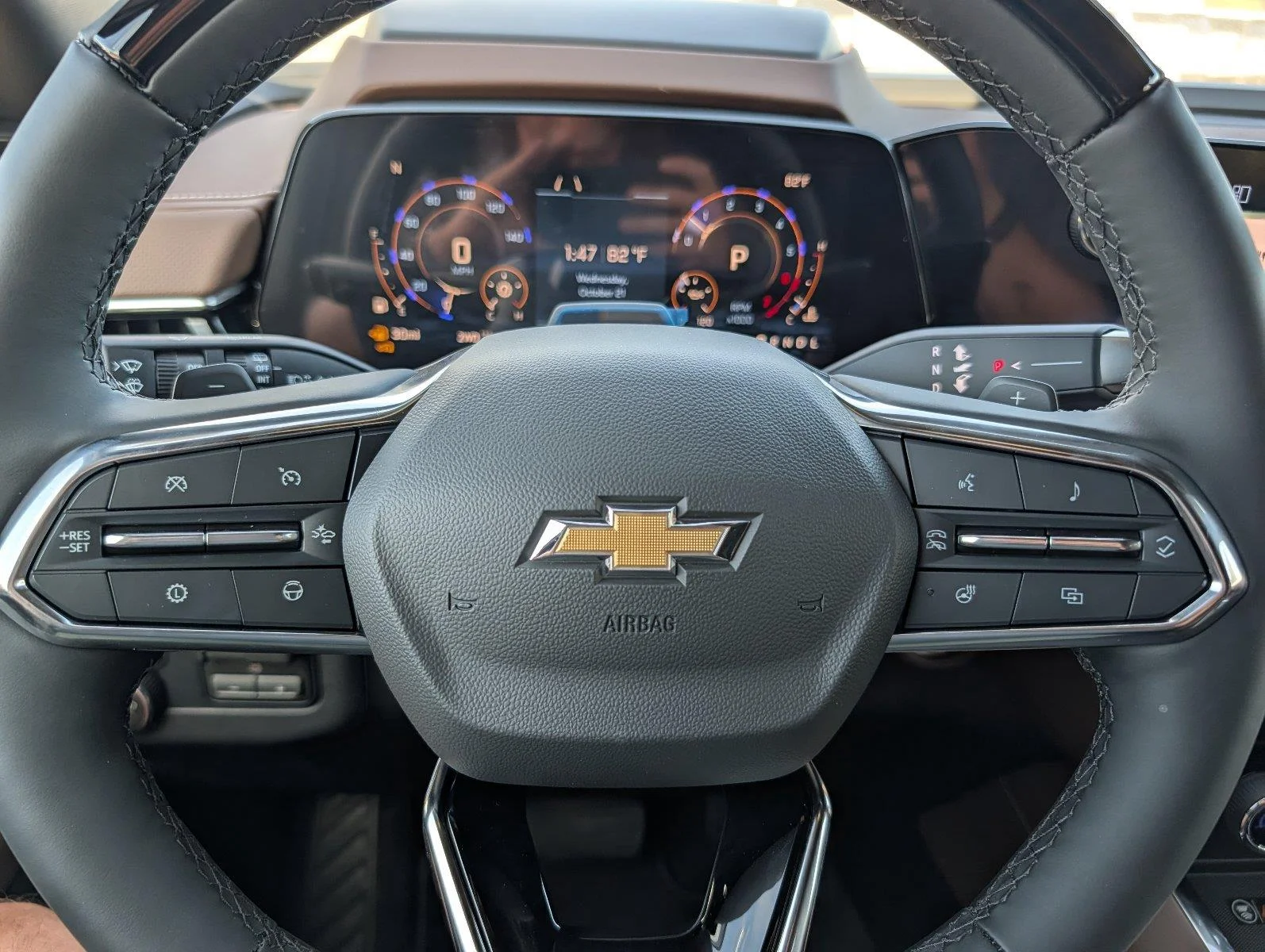 New 2027 Polar White Tricoat Chevrolet High Country image 24
