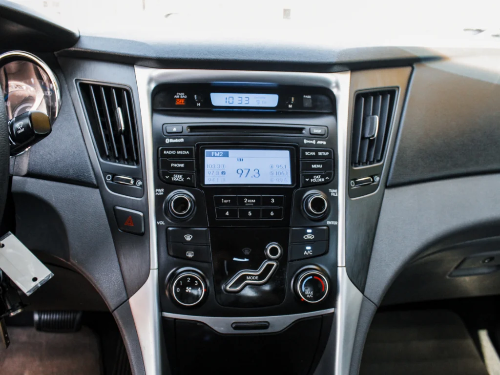 Used 2013 Harbor Gray Metallic Hyundai GLS image 16