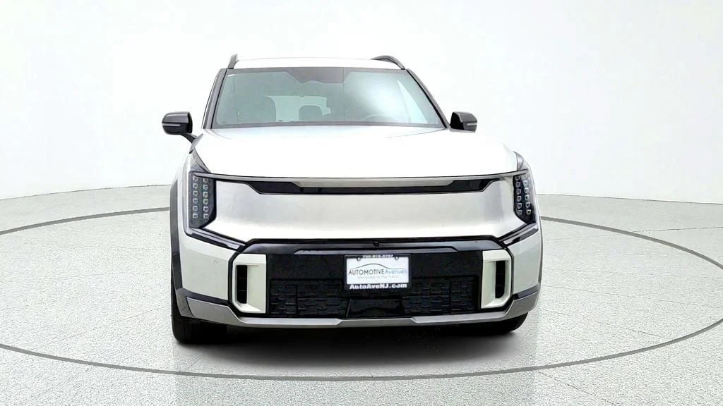 Used 2024 Ivory Silver Kia GT-Line AWD image 2