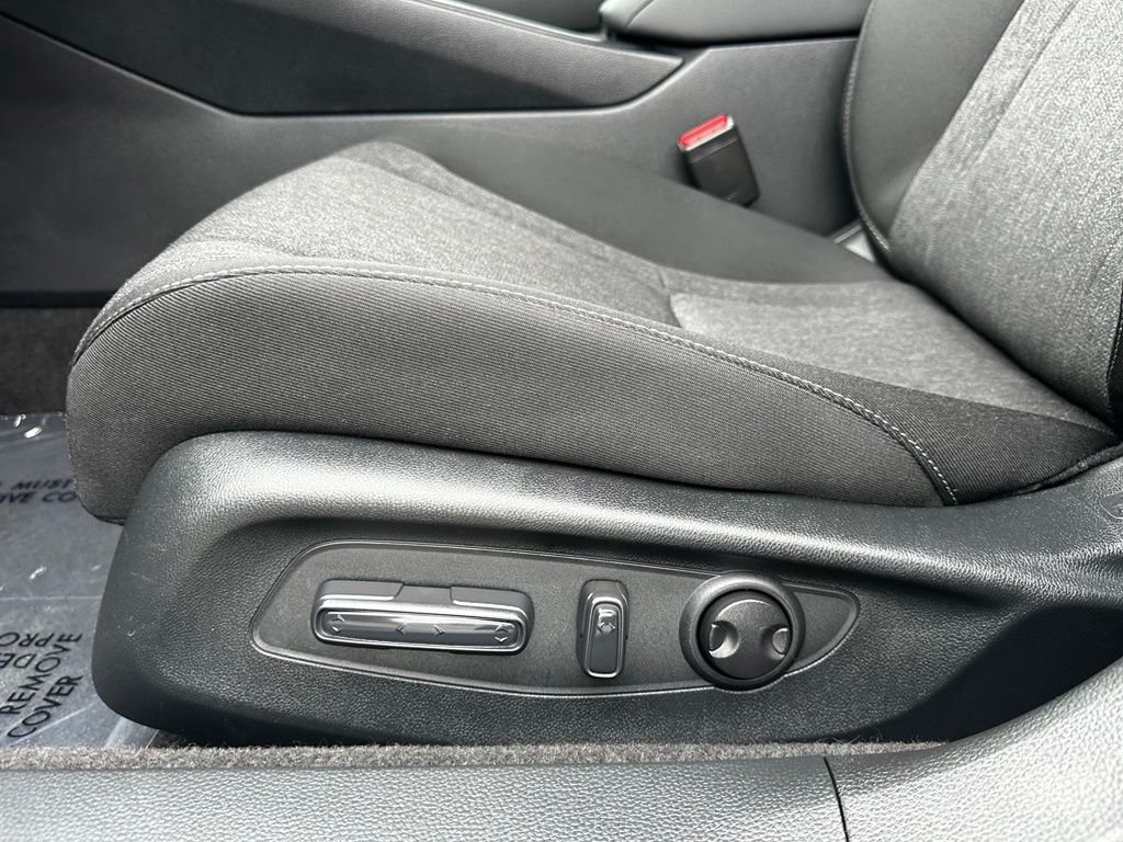 Used 2025 Gray Honda SE image 24