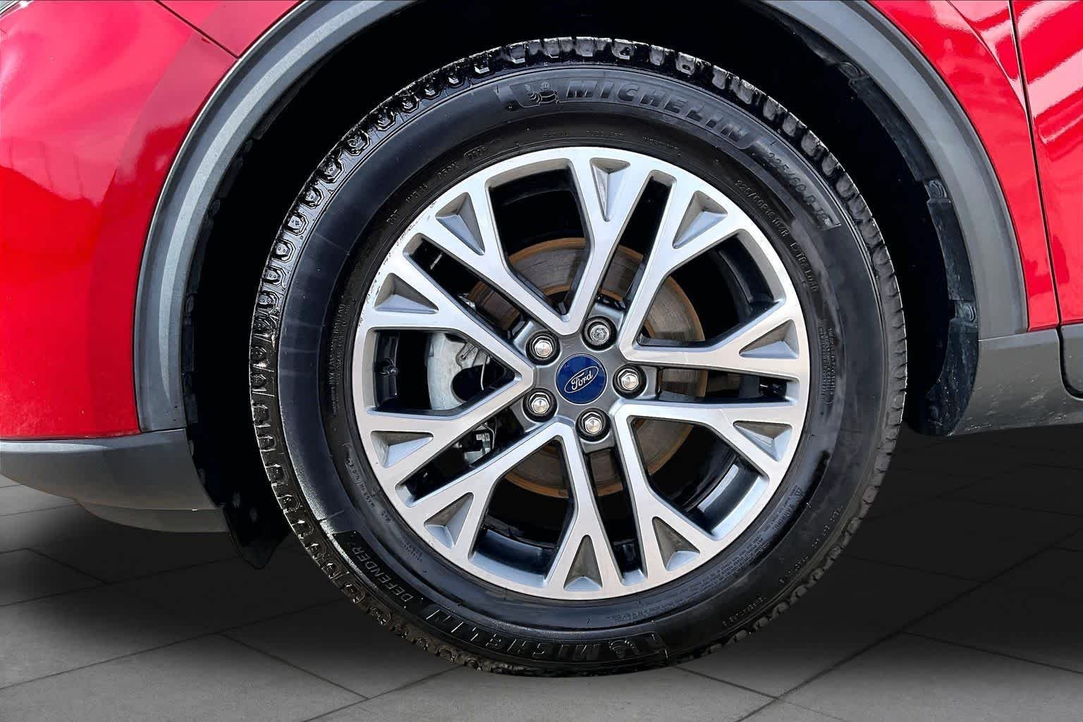 Used 2021 Rapid Red Metallic Tinted Clearcoat Ford SEL image 13