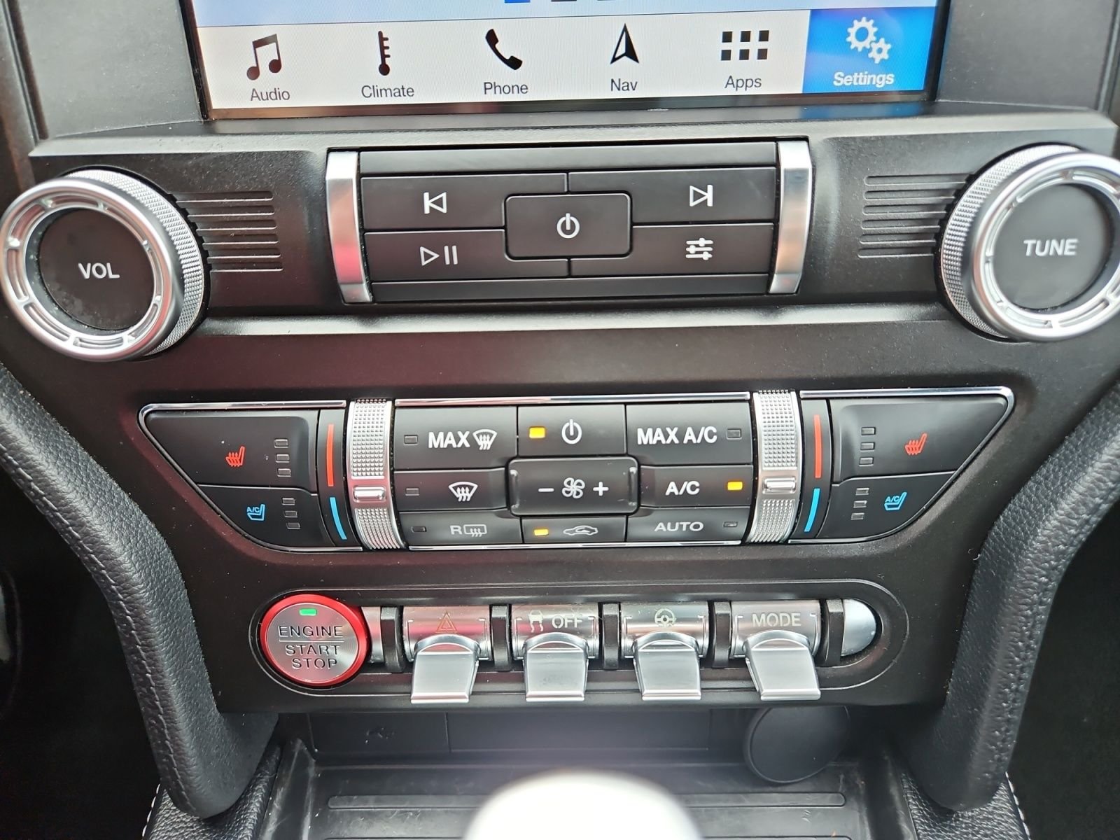 Used 2019 Silver Ford GT Premium image 27