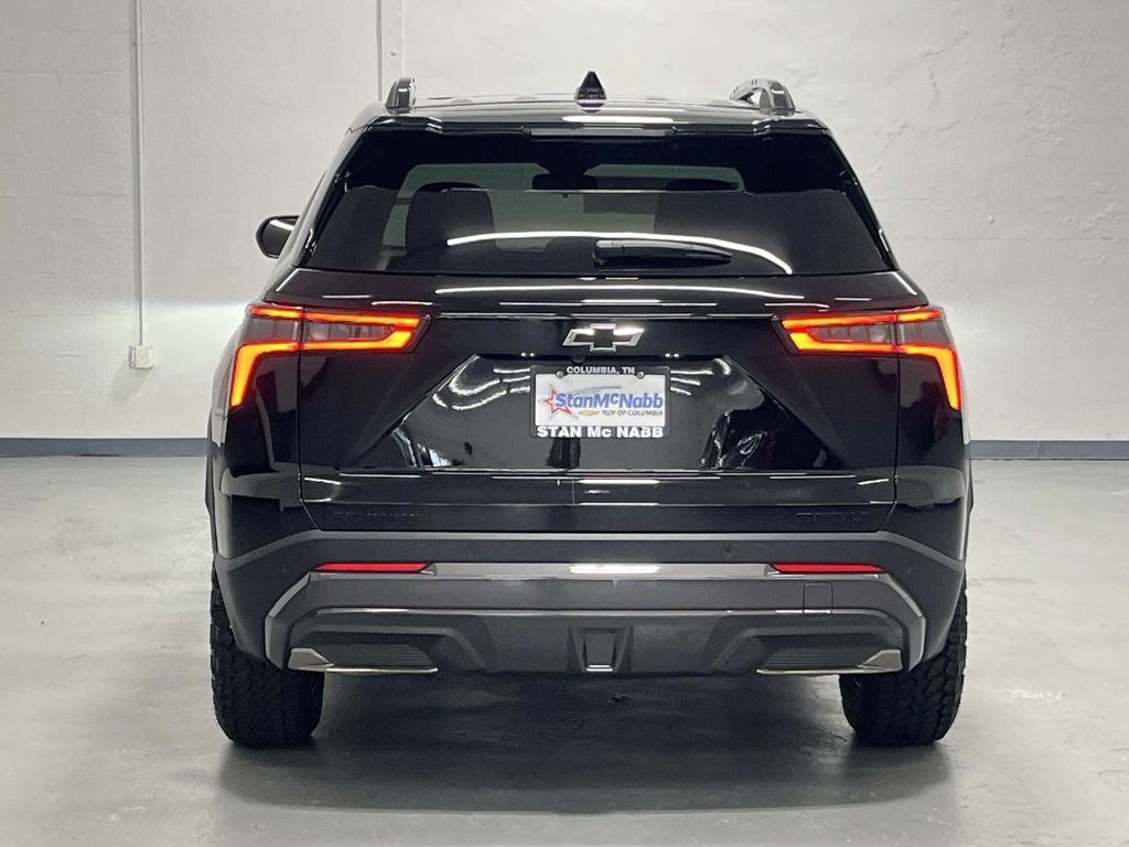 New 2027 Mosaic Black Metallic Chevrolet ACTIV image 7