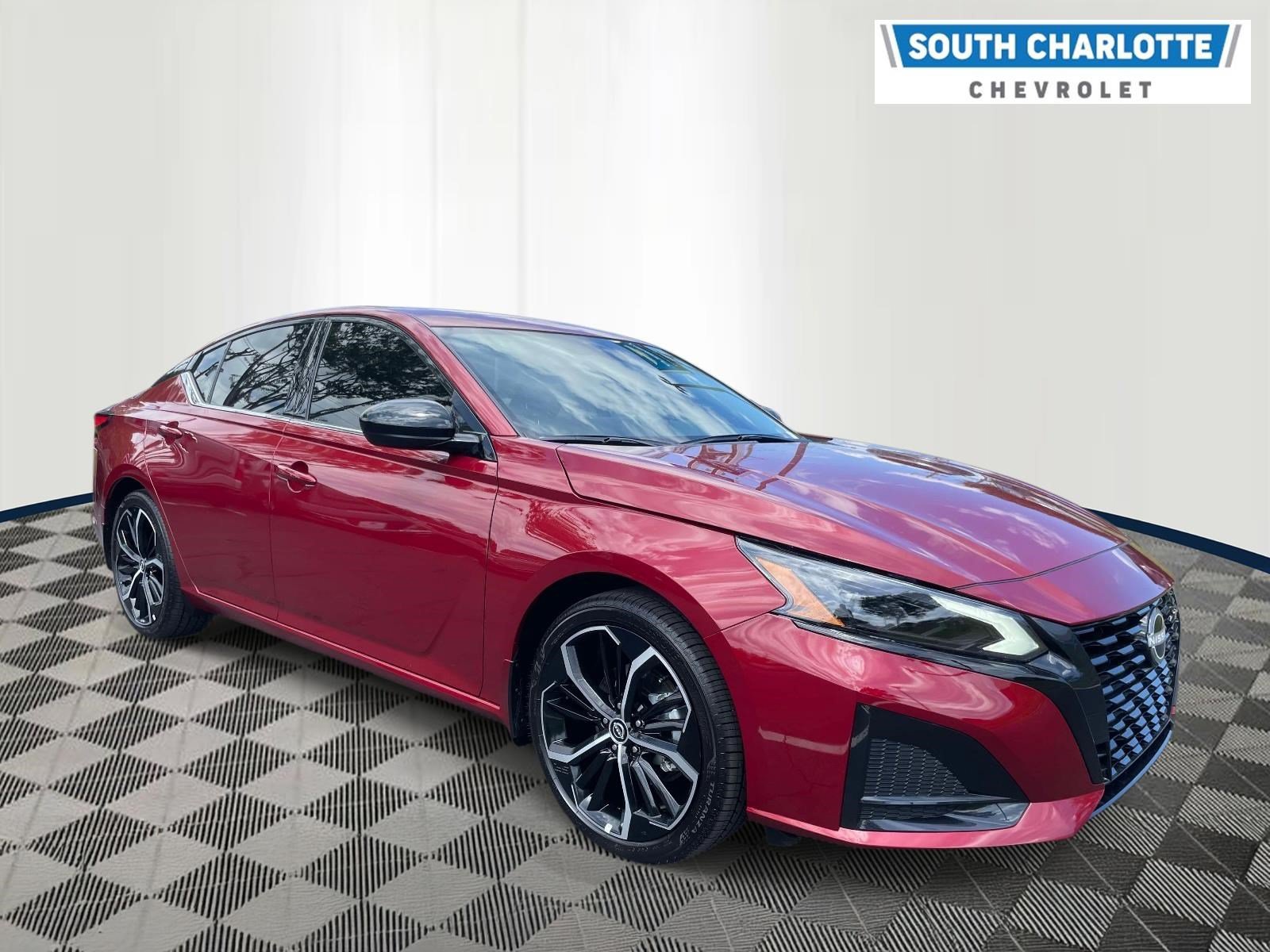 Used 2026 Red Nissan SR FWD image 3