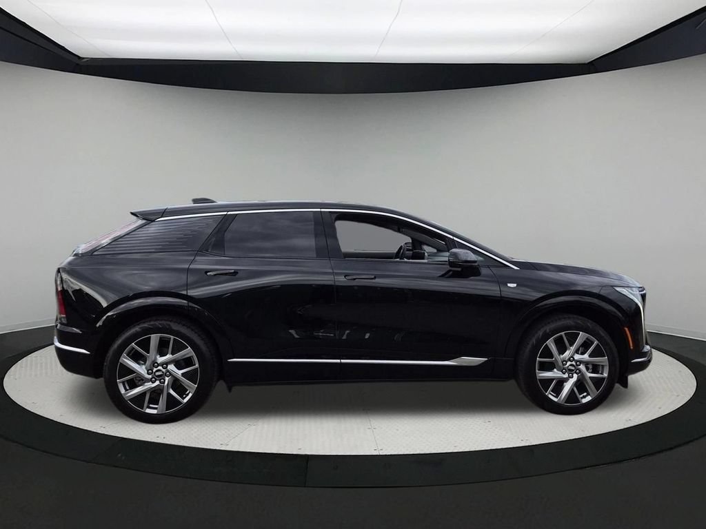 2027 Cadillac OPTIQ Luxury - Photo 6