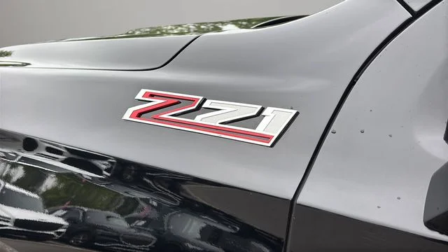 Used 2025 Black Chevrolet Z71 image 35