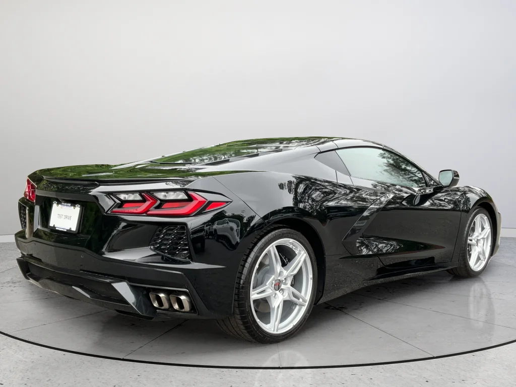 Used 2020 Black Chevrolet Stingray image 7