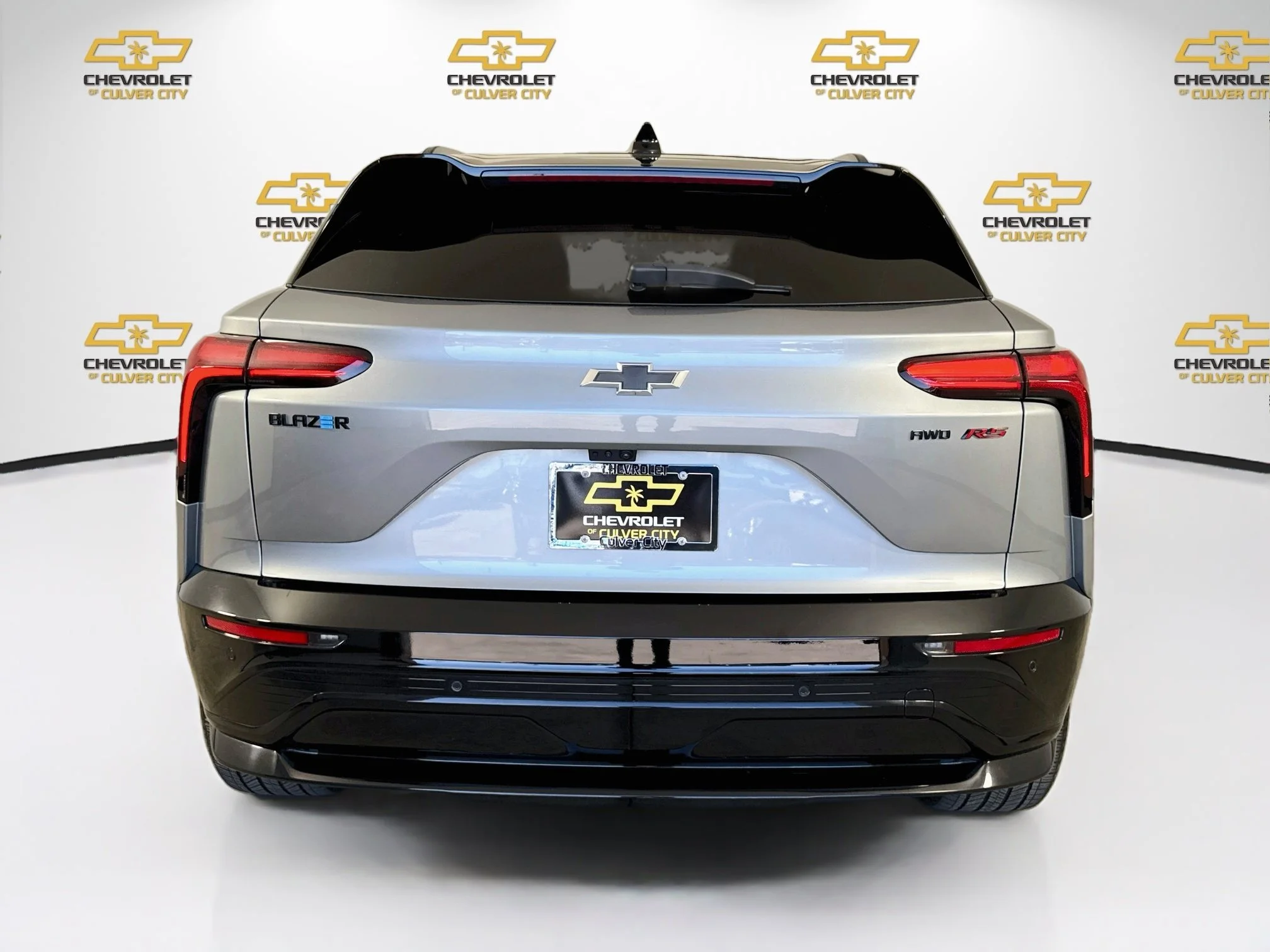 Used 2025 Sterling Gray Metallic Chevrolet RS image 7