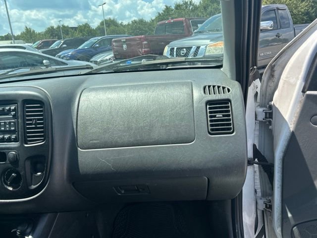 Used 2007 White Ford XLS image 10