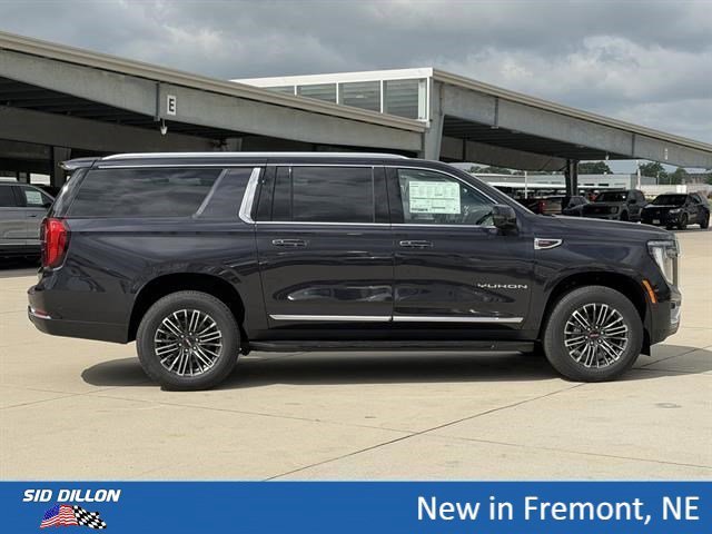 New 2026 Titanium Rush Metallic GMC Elevation image 3