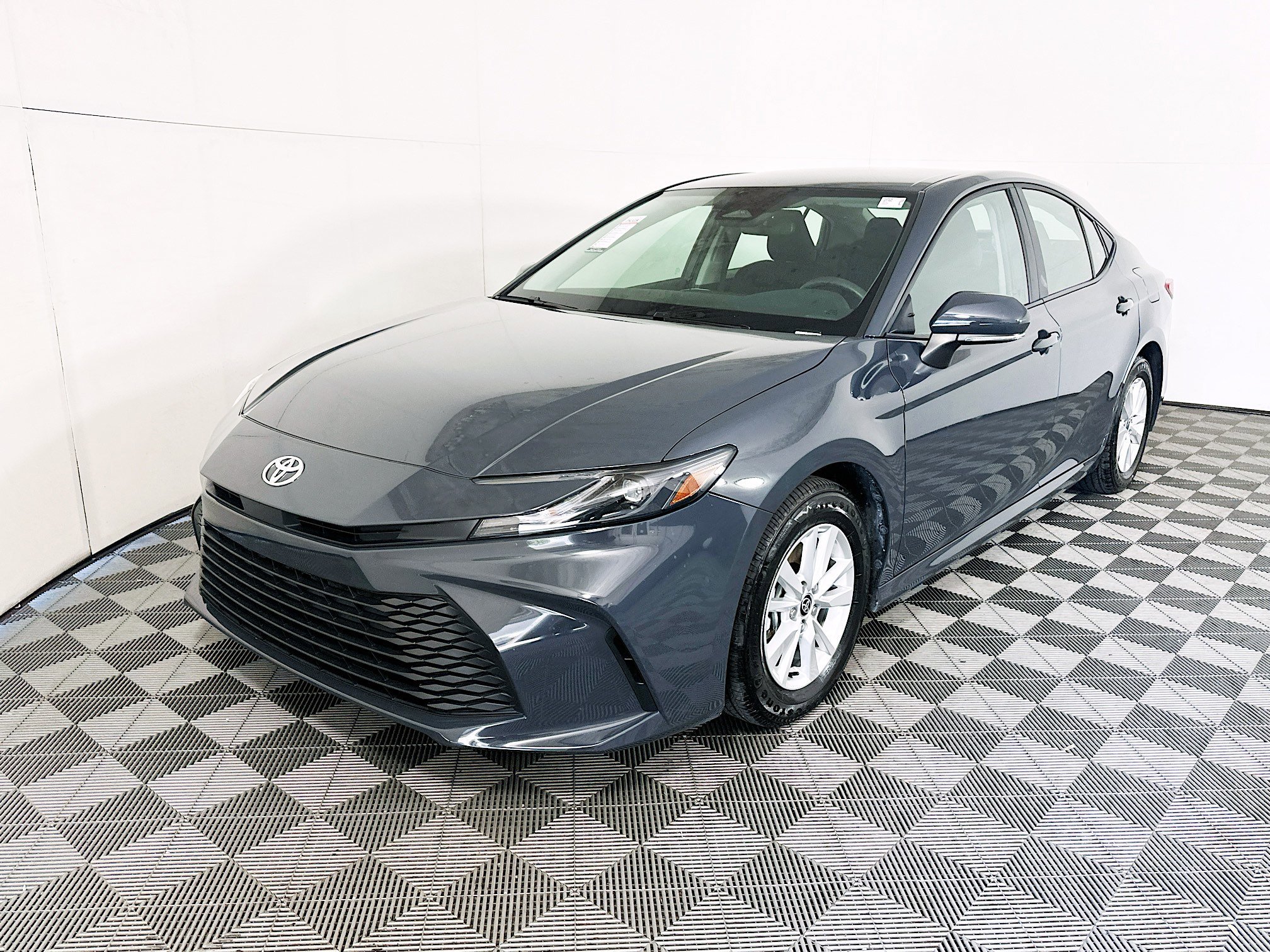 Used 2025 Underground Toyota LE image 7