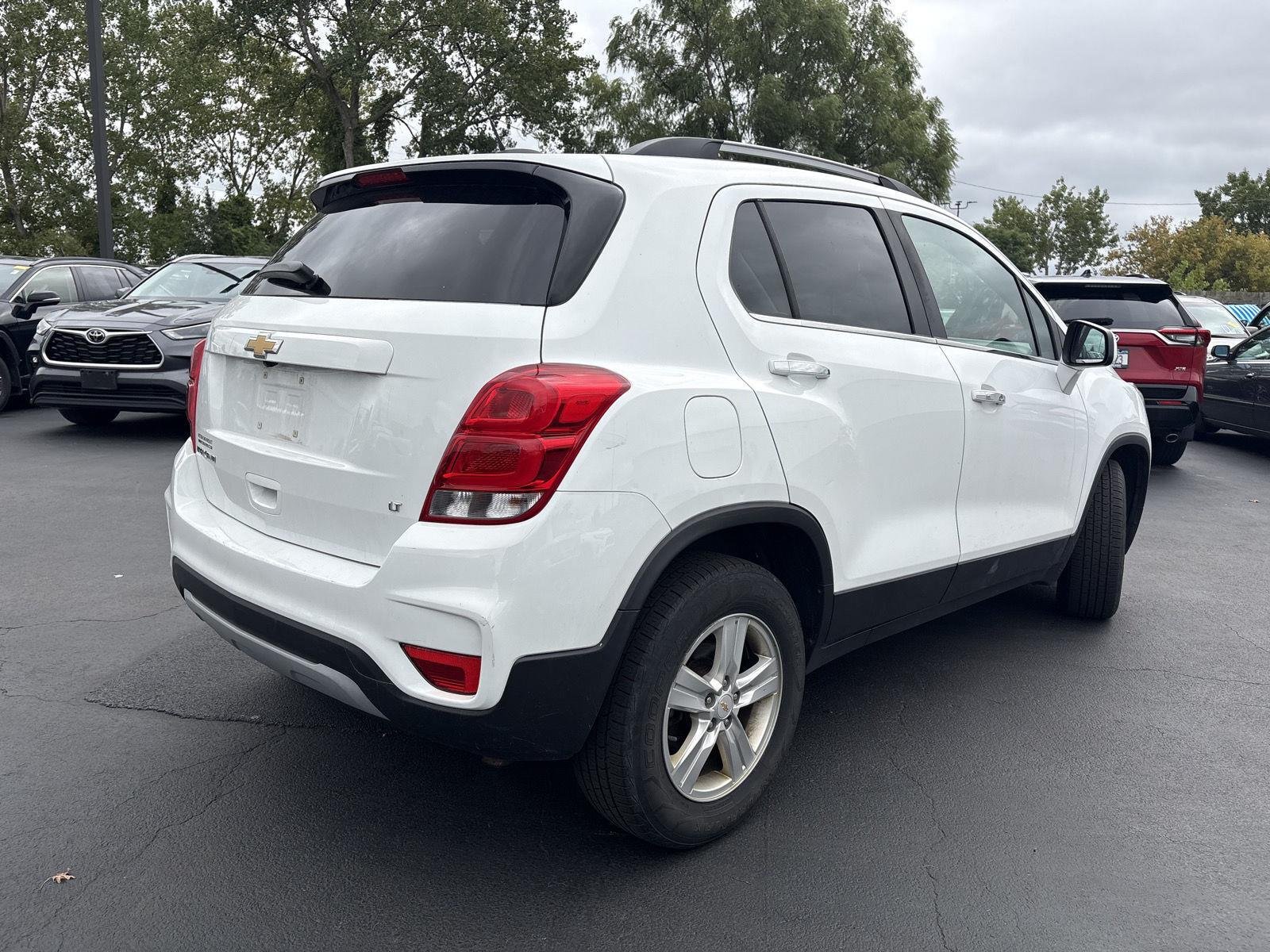 Used 2019 Summit White Chevrolet LT image 11
