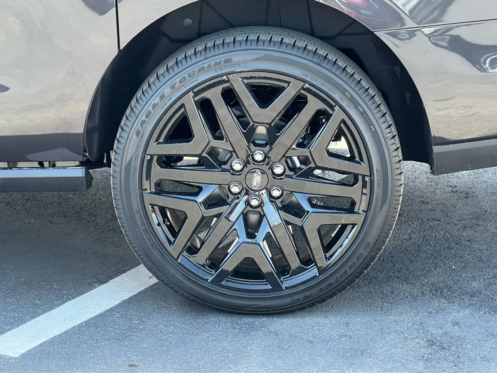 New 2026 Dark Matter Gray Metallic Ford MAX Platinum® image 14