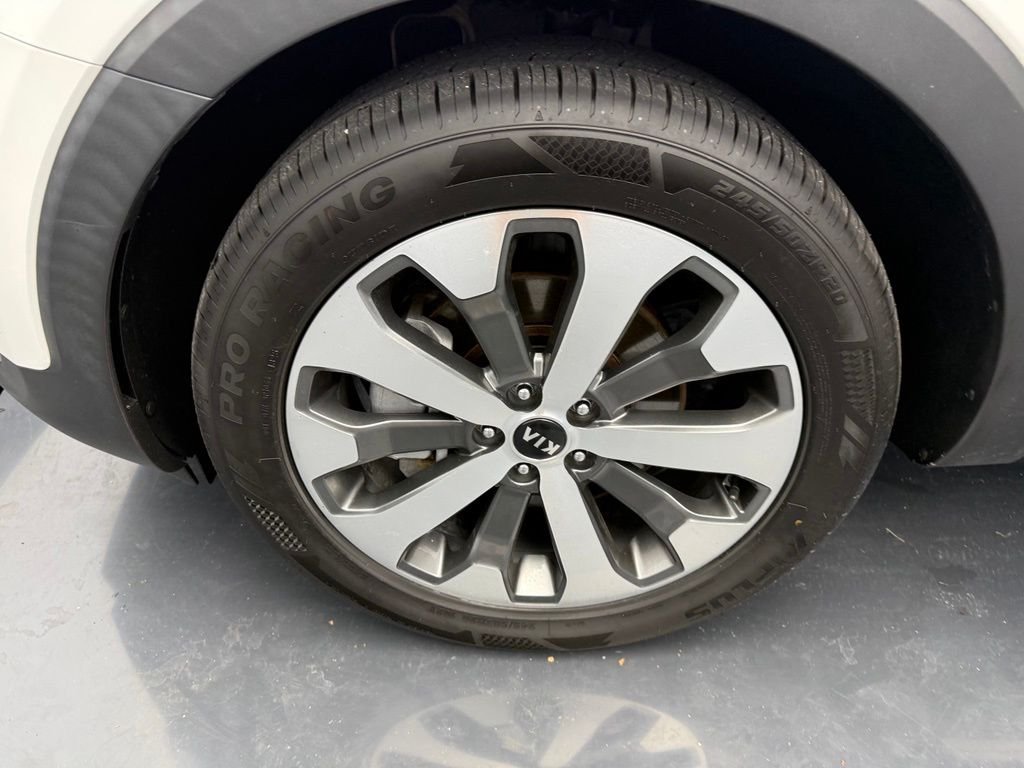 Used 2021 White Kia EX image 40