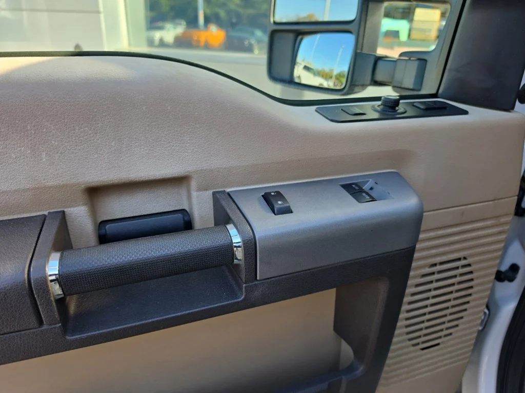 Used 2015 White Ford Lariat image 14