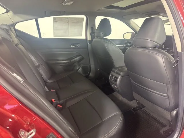 Used 2024 Red Nissan 2.5 SL image 5