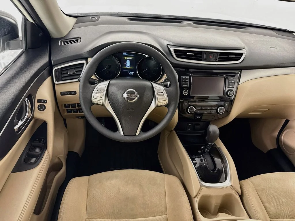 Used 2016 White Nissan SV image 23