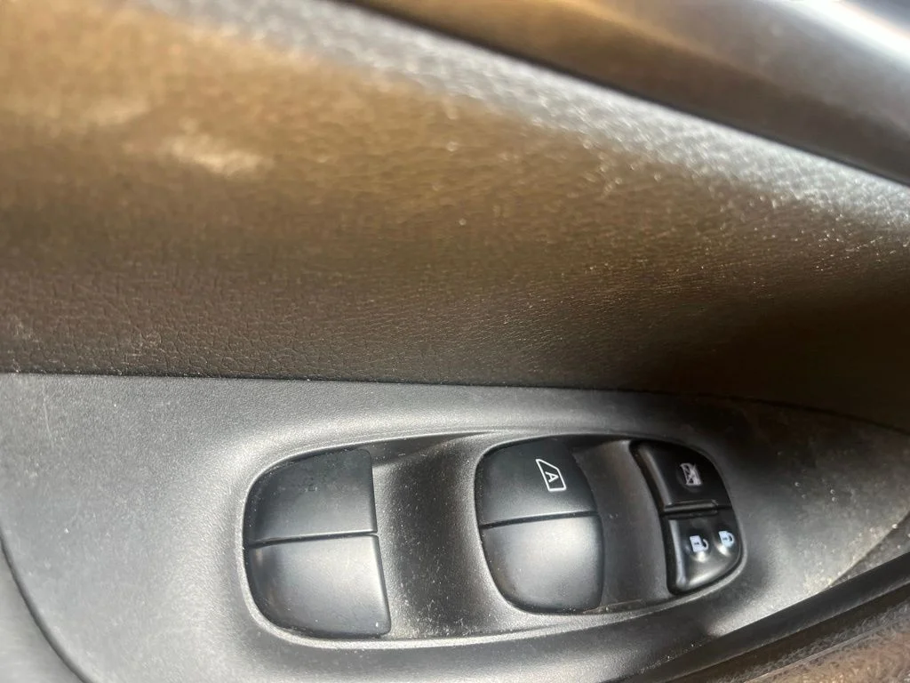 Used 2019 Gray Nissan S image 23
