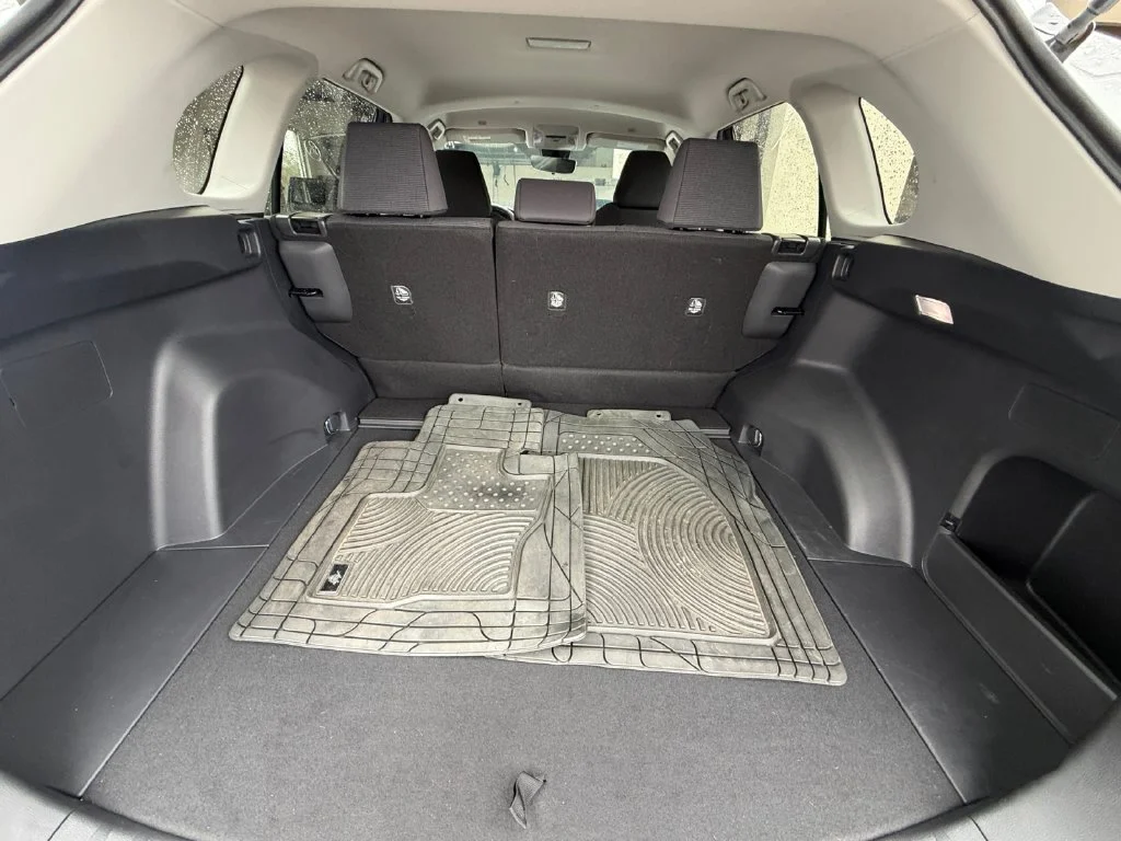 Used 2023 White Toyota LE image 19