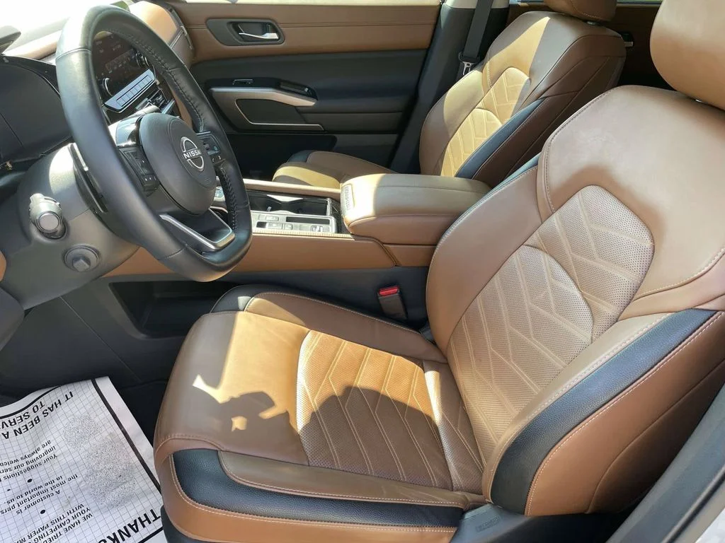 Used 2024 Gray Nissan Platinum image 13
