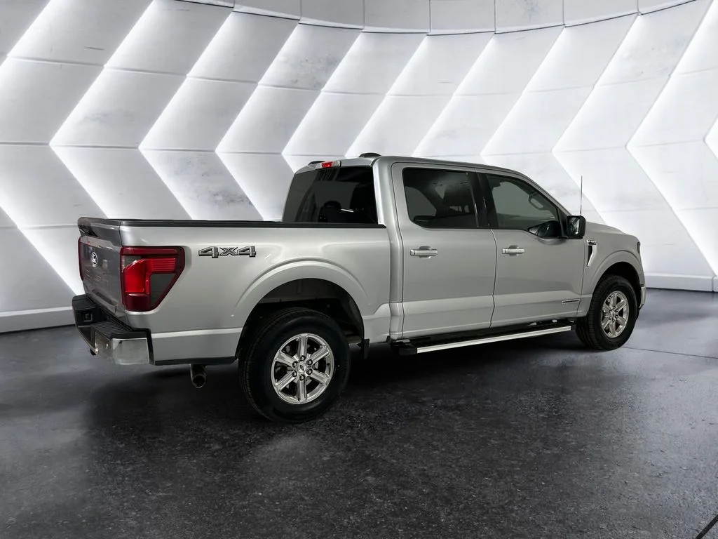 Used 2024 Silver Ford XLT image 4