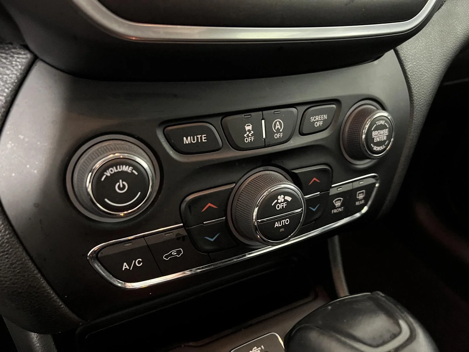 Used 2022 Granite Jeep Trailhawk image 11