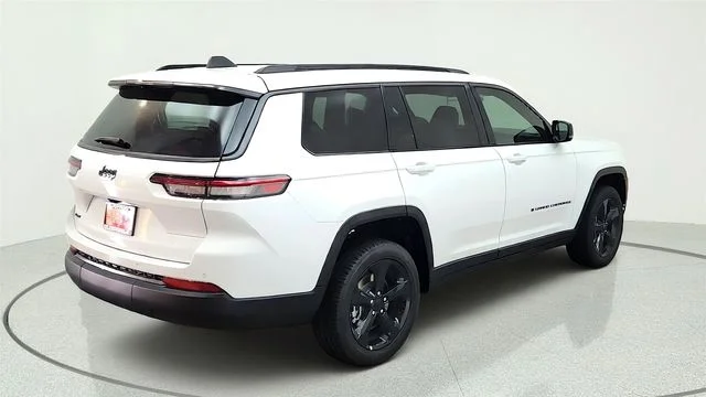 New 2026 Bright White Clear-Coat Exterior Paint Jeep Limited image 13