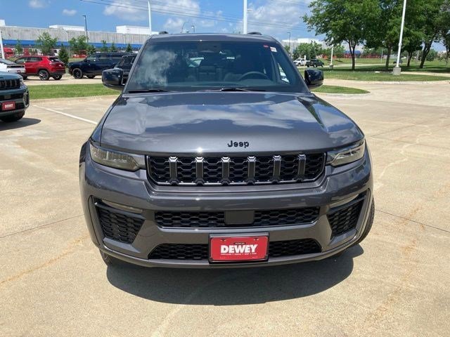 New 2026 Baltic Gray Metallic Clear-Coat Exterior Paint Jeep Limited image 2