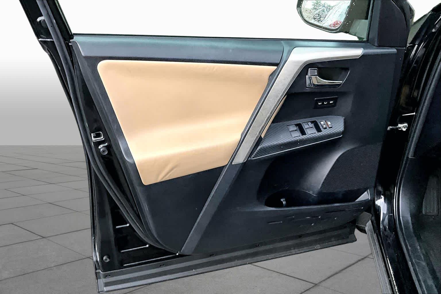 Used 2015 Black Toyota Limited image 21