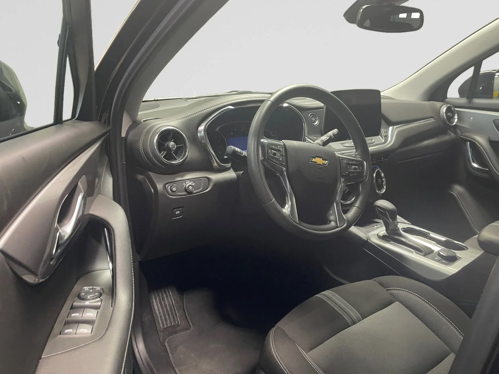 Used 2025 Black Chevrolet LT AWD image 13