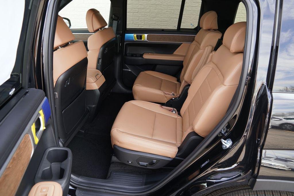 New 2026 Phantom Black Hyundai Limited image 28