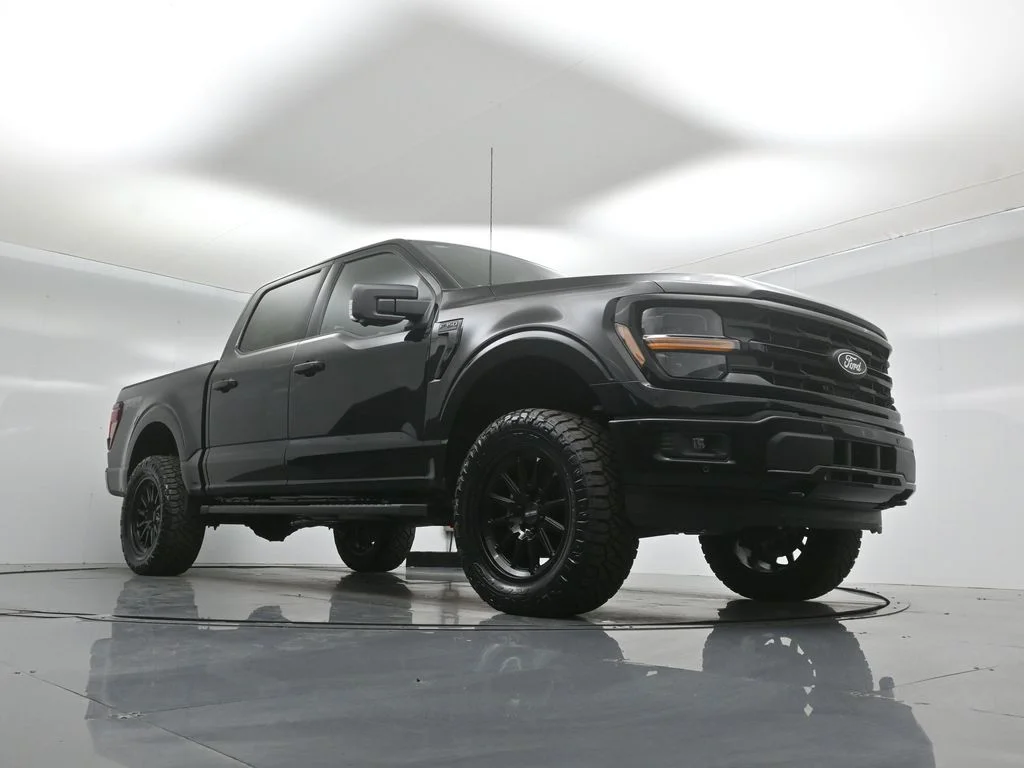 New 2026 Agate Black Metallic Ford XLT image 39