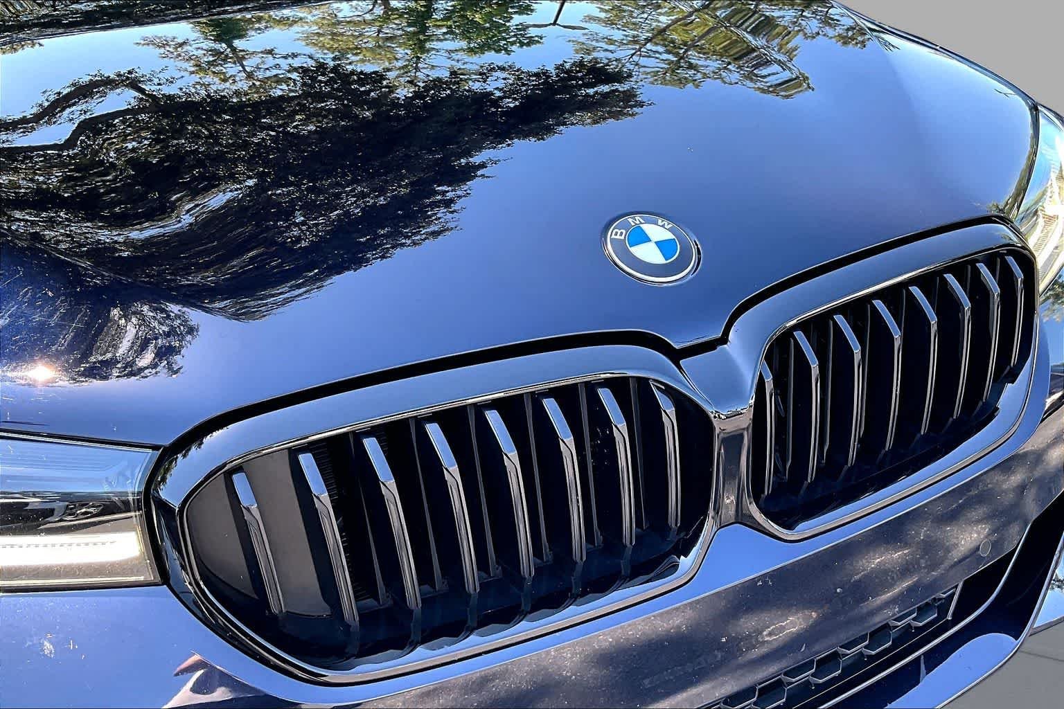 Used 2023 Carbon Black Metallic BMW 540i image 29