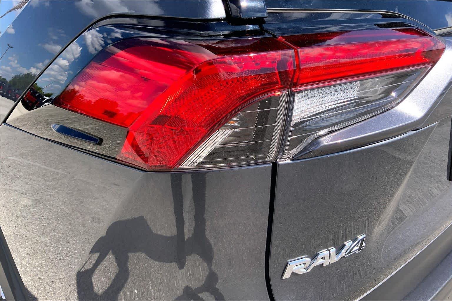 Used 2024 Magnetic Gray Metallic Toyota Hybrid XLE image 28