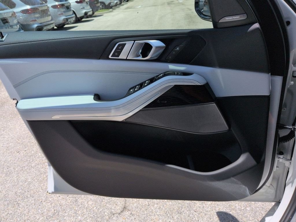 New 2026 Alpine White BMW xDrive40i image 31
